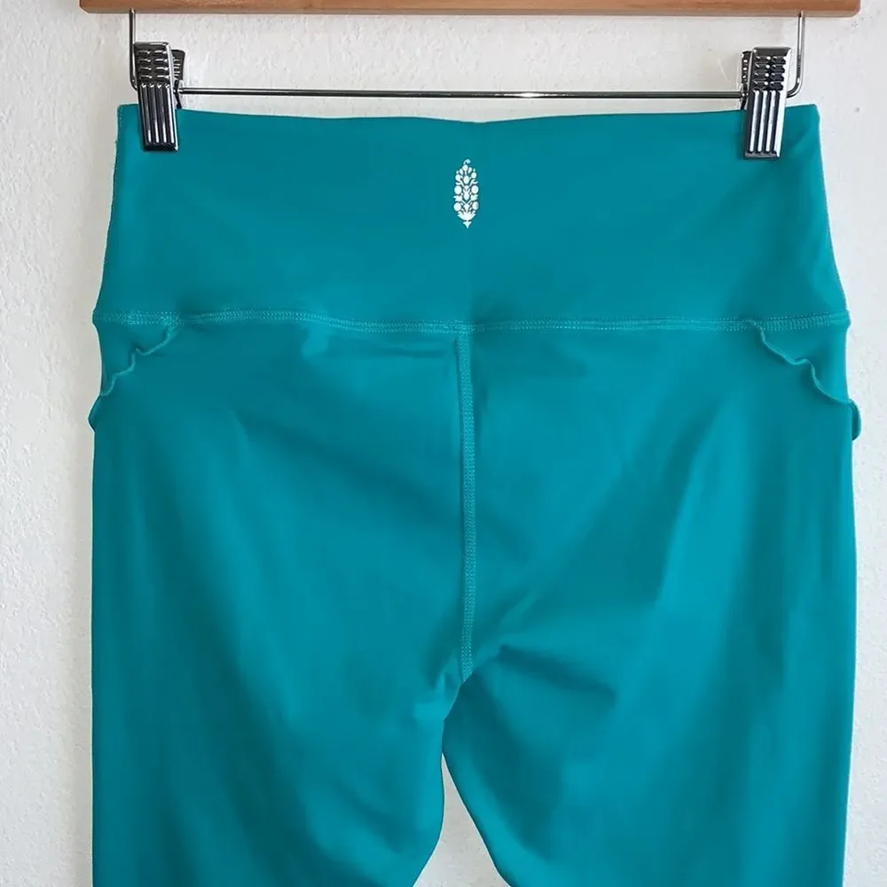 Free People FP Movement Hearts Aflutter Wavy Waters Ruffle Active Leggings Sz M - Picture 9 of 13